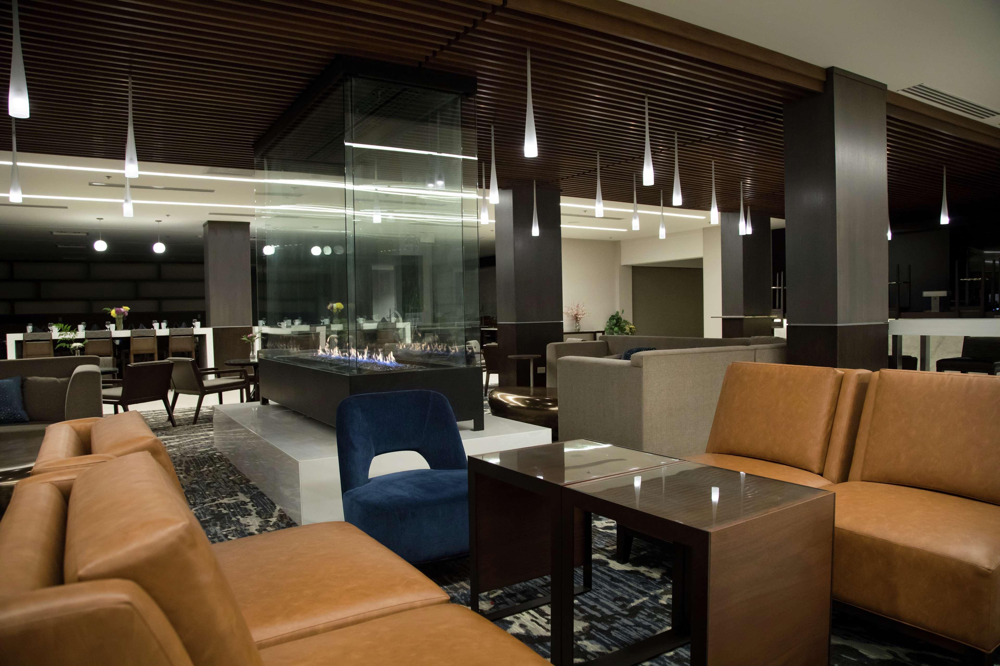 Doubletree By Hilton Hotel Syracuse East Syracuse Exterior photo