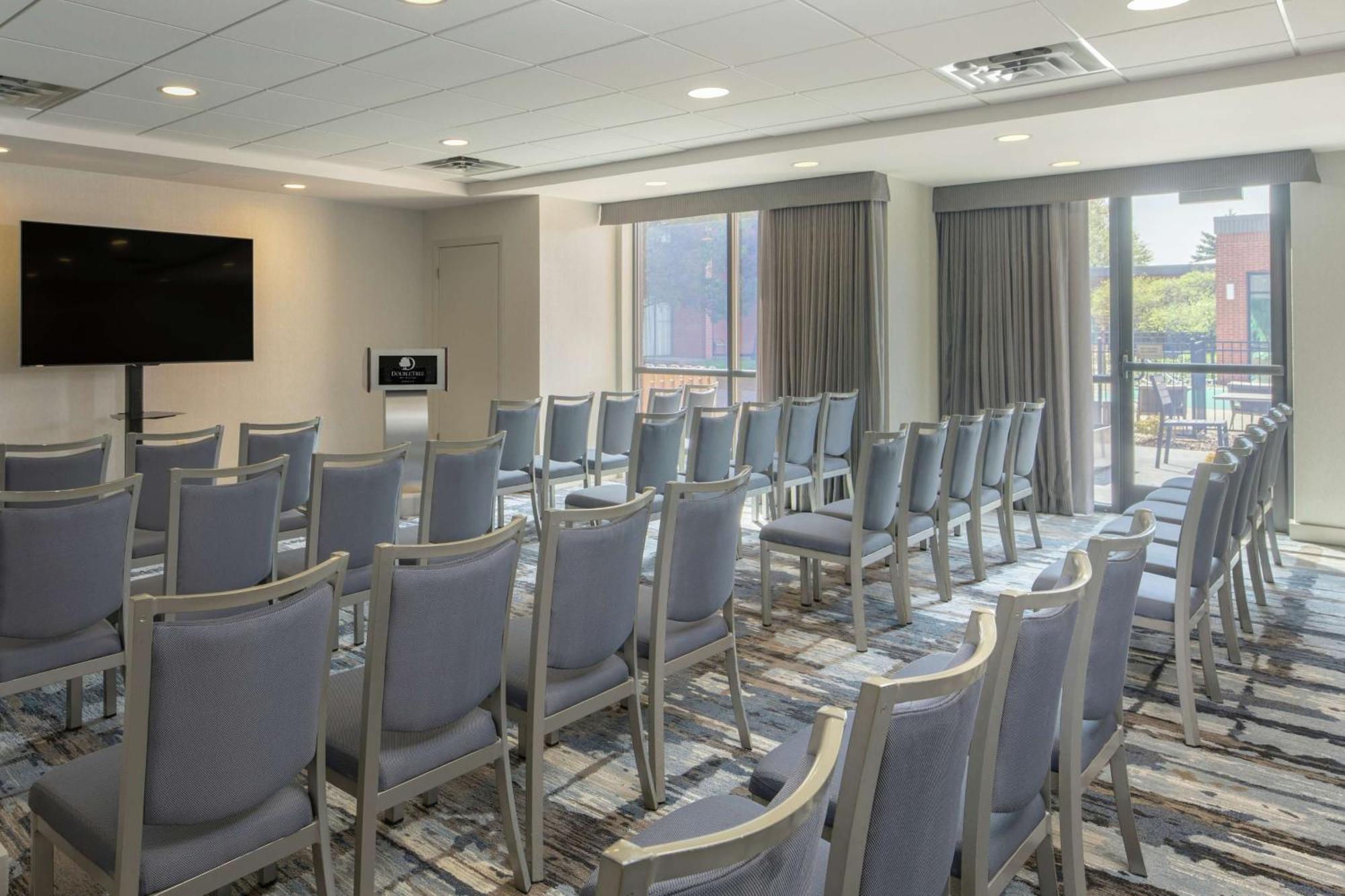 Doubletree By Hilton Hotel Syracuse East Syracuse Exterior photo